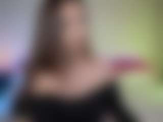 Tiffany MILF webcam performer live streaming