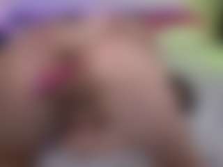 Live cam show with Tiffany - Brown Hair on Camsoda