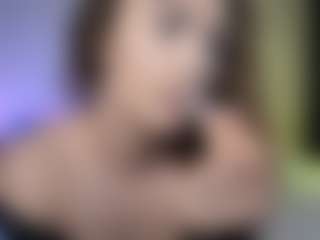 Tiffany MILF webcam performer live streaming