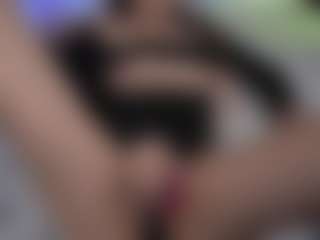 Live cam show with Tiffany - Latex on friskycurves.com