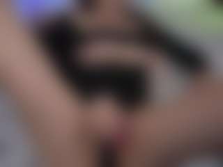 Tiffany MILF webcam performer live streaming
