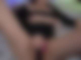 Live cam show with Tiffany - Smoking on boobsie.com