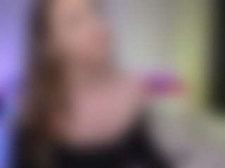 Tiffany MILF webcam performer live streaming