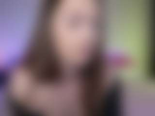 Tiffany MILF webcam performer live streaming