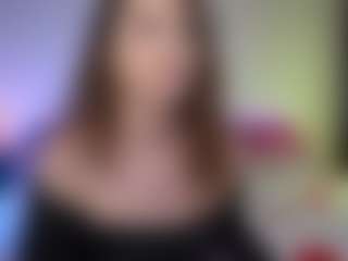 Live cam show with Tiffany - Petite MILF on Stripli.com