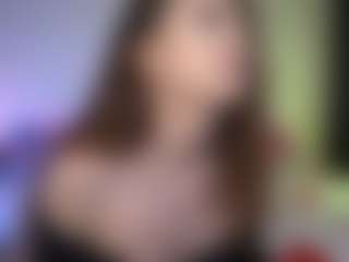 Live cam show with Tiffany - Brown Hair Petite on intimatelivegirls.com