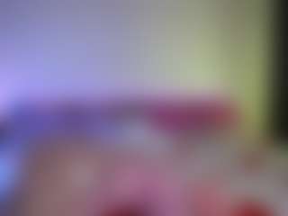 Live cam show with Tiffany - Petite MILF on googirlz