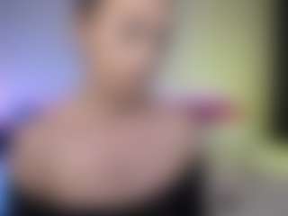 Tiffany MILF webcam performer live streaming