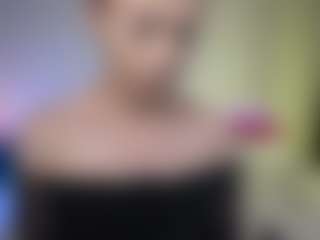 Tiffany MILF webcam performer live streaming