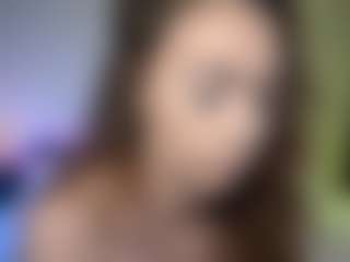 Live cam show with Tiffany - Shaved Pussy MILF on Hubzter Live