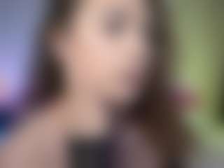 Tiffany MILF webcam performer live streaming