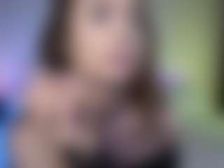 Tiffany MILF webcam performer live streaming
