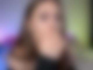 Tiffany MILF webcam performer live streaming