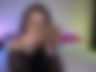 Tiffany MILF webcam performer live streaming