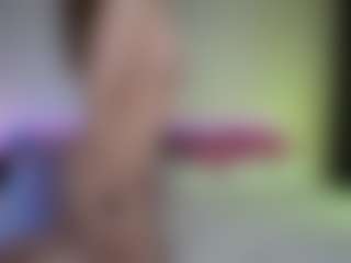Live cam show with Tiffany - Brown Eyes on friskycurves.com