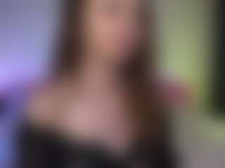 Tiffany MILF webcam performer live streaming