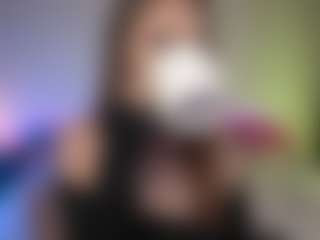Tiffany MILF webcam performer live streaming