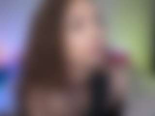 Tiffany MILF webcam performer live streaming