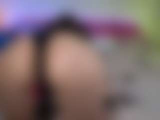 Live cam show with Tiffany - Bedroom MILF on AdultVida.com