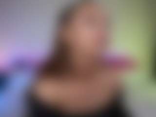 Tiffany MILF webcam performer live streaming
