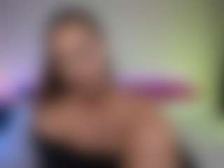Tiffany MILF webcam performer live streaming