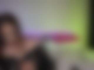 Live cam show with Tiffany - Petite MILF on SpunkLive