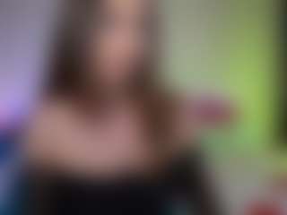 Tiffany MILF webcam performer live streaming