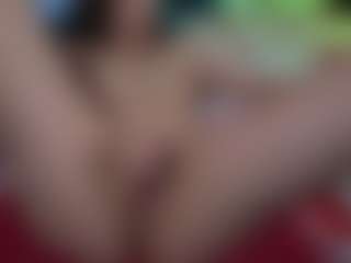 Live cam show with Tiffany - Striptease MILF on hotwifechat.live