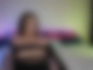 Live cam show with Tiffany - Curvy Small Tits on sexylive.show