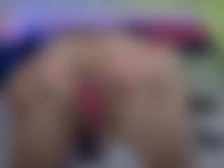 Live cam show with Tiffany - Brown Hair MILF on Camsoda