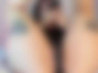 Live cam show with EFFY - Dildo Or Vibrator on Gym Cam Girls