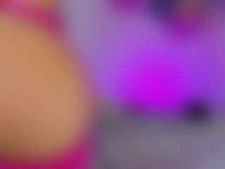 Live cam show with EFFY - Petite on Camsoda