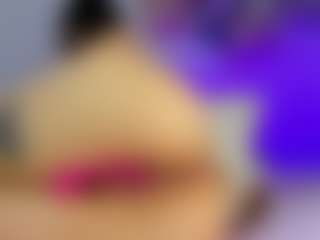 Live cam show with EFFY - Skinny on Camsoda
