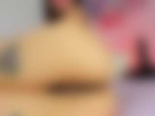 Live cam show with EFFY - Bikini on friskycurves.com