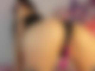Live cam show with EFFY - Lovense on madthumbs