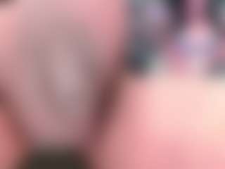 Live cam show with Tyffanny-Evans - Spank on TeamSkeetLive