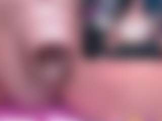 Live cam show with Tyffanny-Evans - Smoking on Camsoda