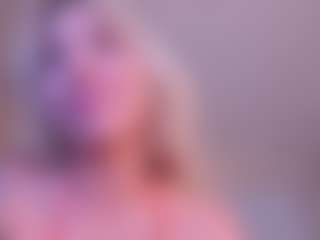 Live cam show with nikollmonroy - Shaved Pussy on Soda Cam