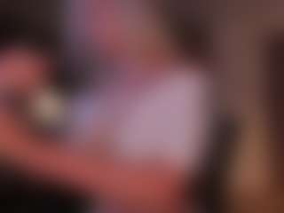 Live cam show with nikollmonroy - Flashing on intimatelivegirls.com