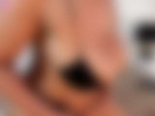 Live cam show with Michelle Lewis - Squirt on Ass Tok