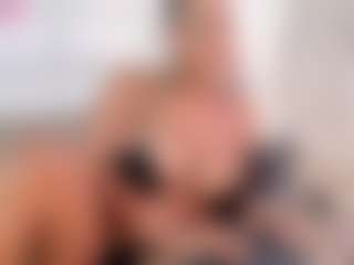 Live cam show with Michelle Lewis - Squirt on Mixed Magazine Live
