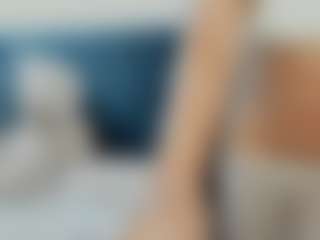 Live cam show with Sophia Lopeez - Strip BBW on livesuperchat.net