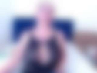 Live cam show with Ella - Middle Aged on Free Soda