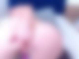 Live cam show with Ella - Mature on makecum.org