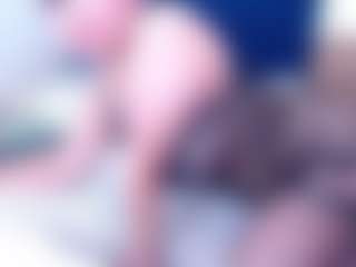 Live cam show with Ella - Mature on xDating