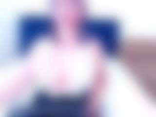 Live cam show with Ella - Smoking on SpunkLive