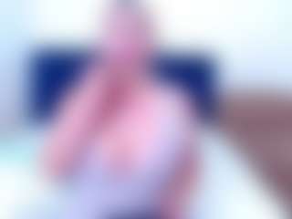Live cam show with Ella - Middle Aged on Camsoda