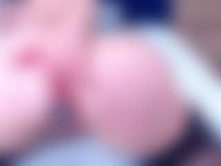 Live cam show with Ella - Striptease MILF on Uber Horny