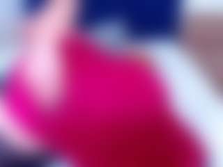 Live cam show with Ella - Bedroom Mature on Camsoda