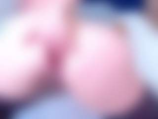 Ella MILF webcam performer live streaming